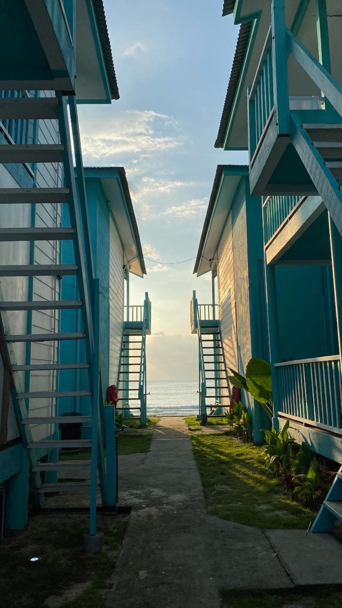 Pondok Beach Shack Kampong Juara Esterno foto